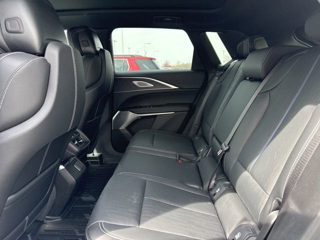 2025 Cadillac LYRIQ Luxury 3