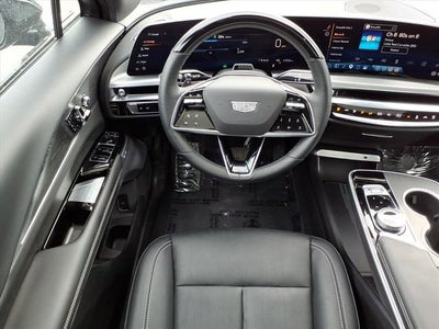 2025 Cadillac LYRIQ Luxury 3