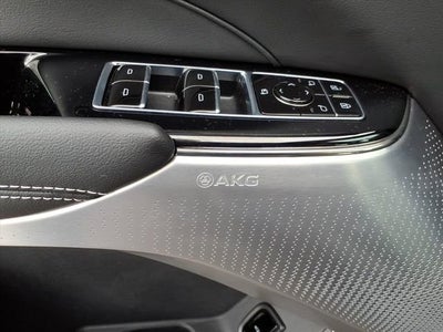 2025 Cadillac LYRIQ Luxury 3