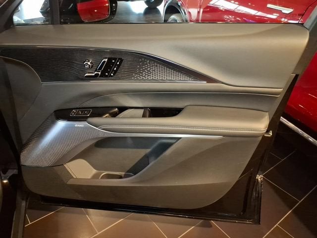2027 Cadillac LYRIQ Signature Luxury