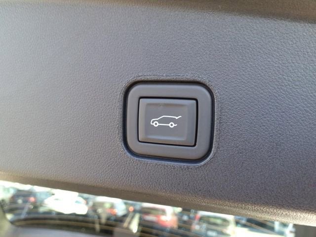 2025 Cadillac LYRIQ Sport 1