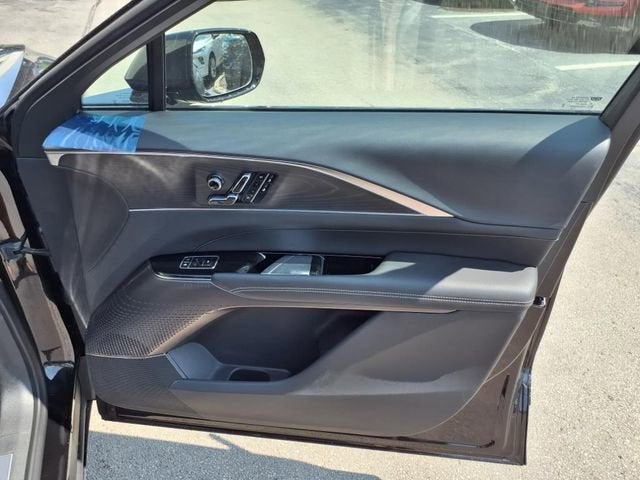 2025 Cadillac LYRIQ Sport 1