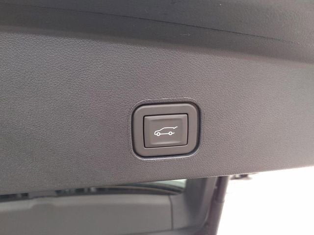 2025 Cadillac LYRIQ Sport 1