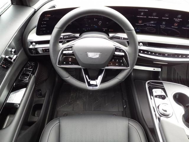 2025 Cadillac LYRIQ Sport 1