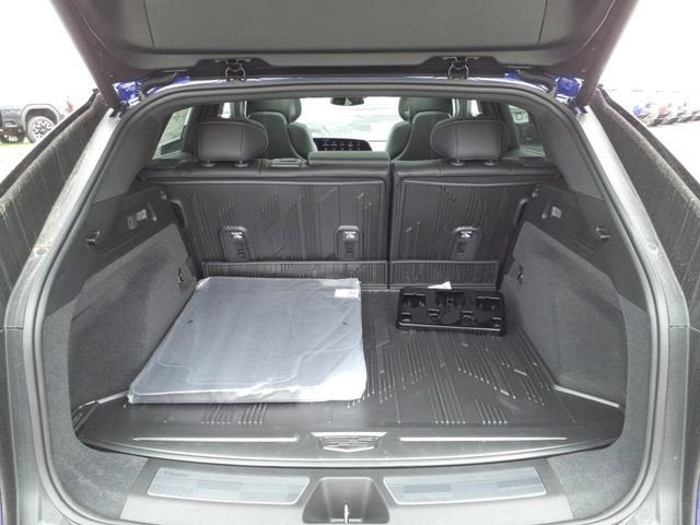 2025 Cadillac LYRIQ Sport 1