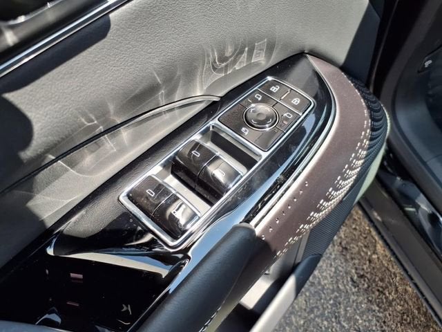 2025 Cadillac LYRIQ Sport 1