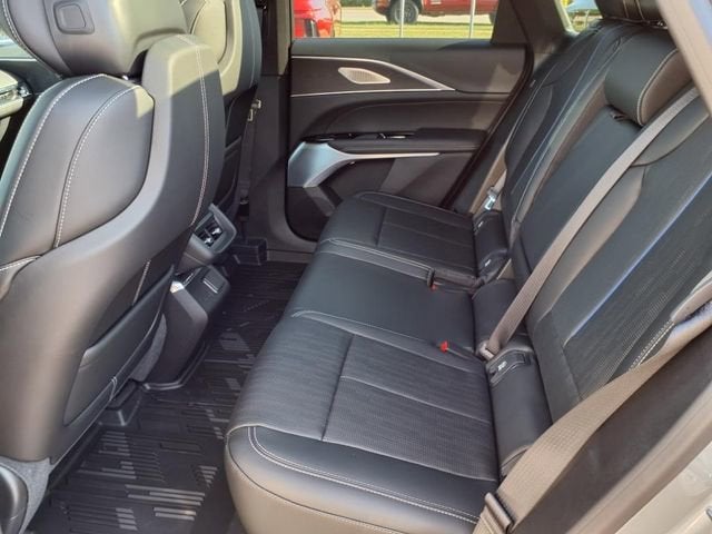 2025 Cadillac LYRIQ Sport 2