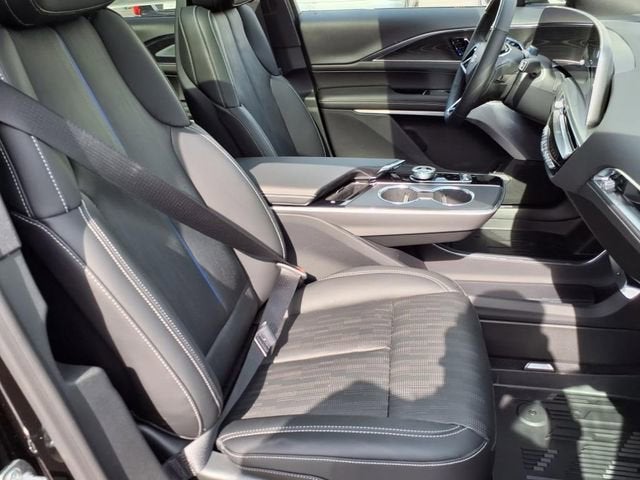 2025 Cadillac LYRIQ Sport 2