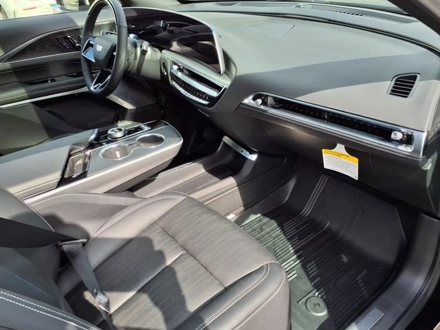 2025 Cadillac LYRIQ Sport 2