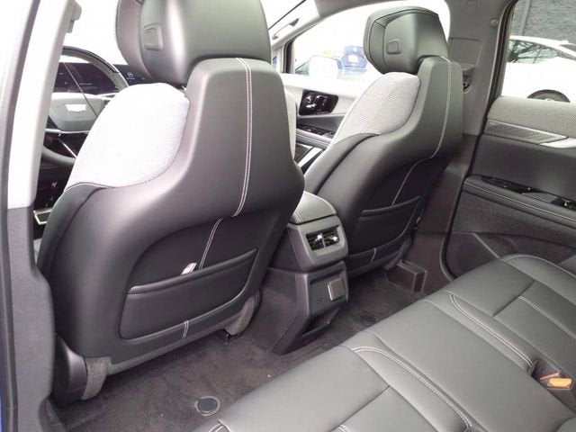 2025 Cadillac OPTIQ Luxury 1