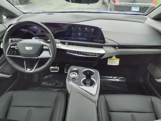 2025 Cadillac OPTIQ Luxury 1