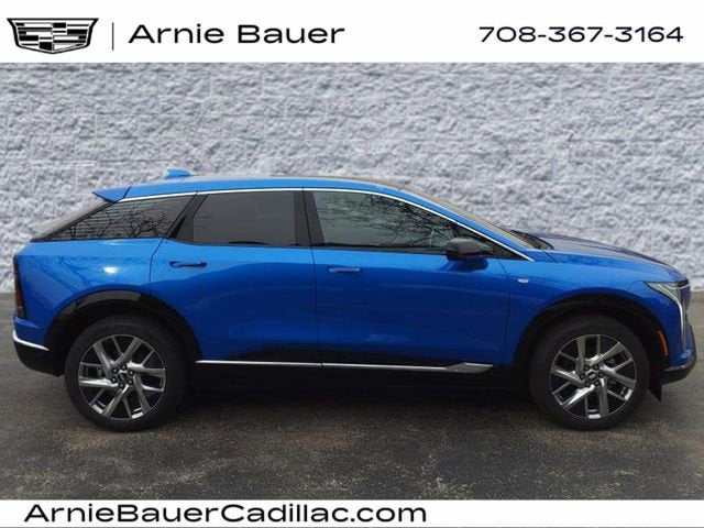 2025 Cadillac OPTIQ Luxury 1