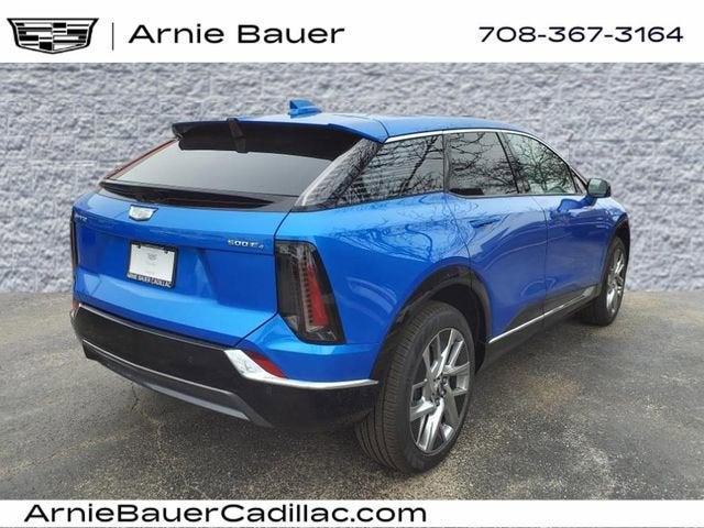 2025 Cadillac OPTIQ Luxury 1