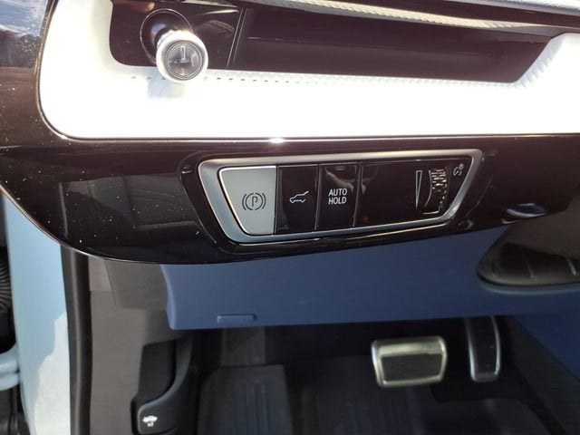 2025 Cadillac OPTIQ Sport 2