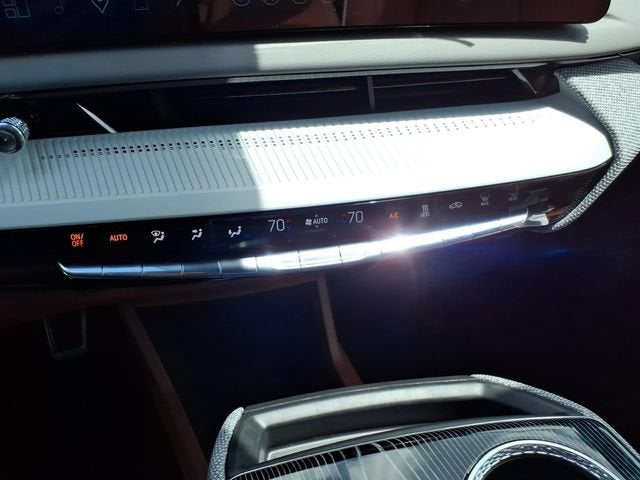 2025 Cadillac OPTIQ Sport 2