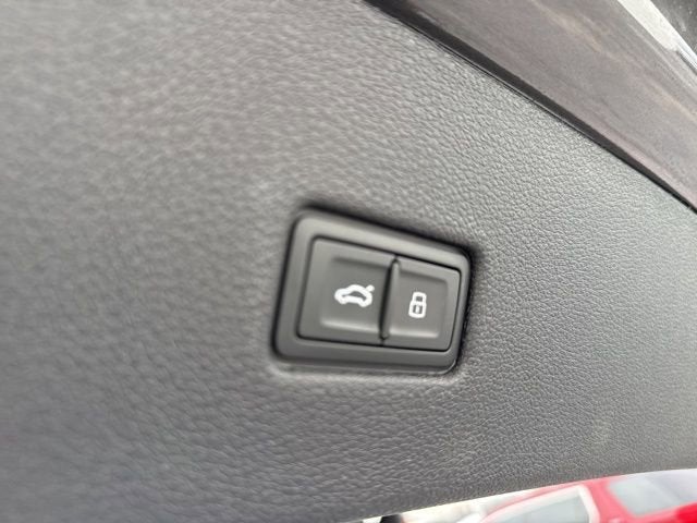 2024 Audi Q8 Premium Plus