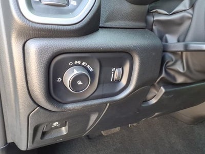 2024 RAM 1500 Tradesman Crew Cab 4x4 5'7" Box