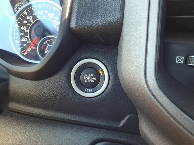 2024 RAM 1500 Tradesman Crew Cab 4x4 5'7" Box