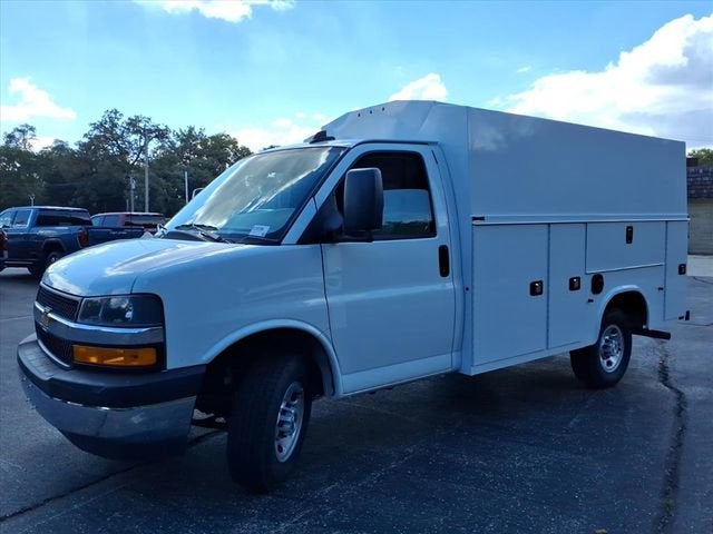 2025 Chevrolet Express Cutaway 3500 1WT
