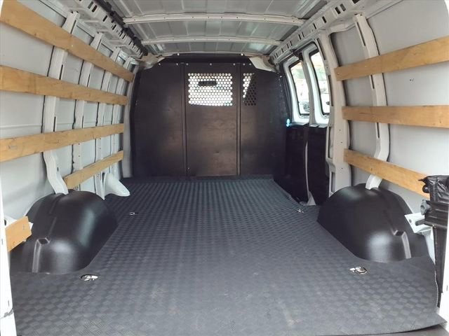 2022 Chevrolet Express Cargo 2500 WT